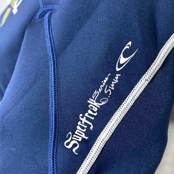 O’NEILL wetsuit top size Small